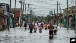 Helene causa grandes inundaciones en Batabanó