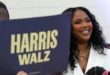 Lizzo asiste a un evento de campaña para la vicepresidenta candidata presidencial demócrata Kamala Harris en la escuela secundaria Western International en Detroit, el sábado 19 de octubre de 2024.