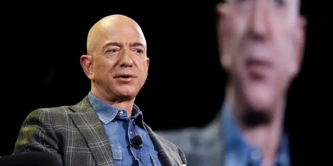 Jeff Bezos defiende la decisión del Washington Post de no apoyar ningún candidato a presidente