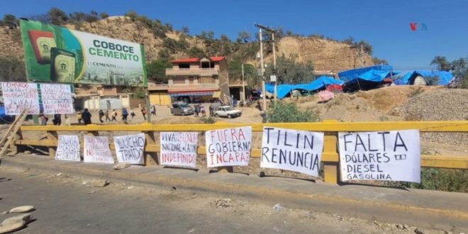 Periodistas de Bolivia rechazan "escalada de violencia" en su contra durante bloqueos