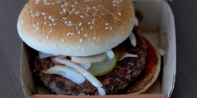 Reportan 75 casos de E. coli vinculados a hamburguesas de McDonald’s en EEUU