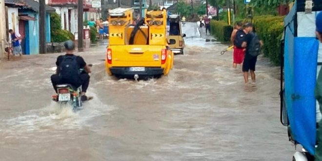 Reportan intensas lluvias en Baracoa en medio de la recuperación por el huracán Oscar