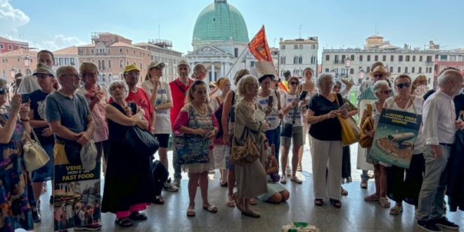 Venecia extiende impuesto para turistas hasta 2025 y duplica la tarifa a 10 euros