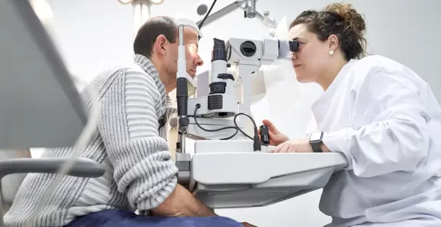 "No puede ser que en el SNS no esté incluida la salud bucodental ni la salud visual", ha dicho Mónica García.