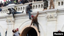 En Fotos | Manifestantes pro Trump entran al Capitolio por la fuerza