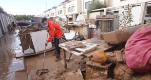 Gobierno español enviará 10.000 soldados y policías a Valencia tras letales inundaciones