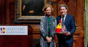 Gustavo Dudamel recibió el premio a la excelencia del Queen Sophia Institute