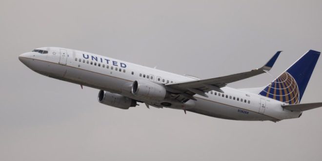 Pasajero de United Airlines fue atacado mientras dormía en vuelo desde San Francisco a Washington