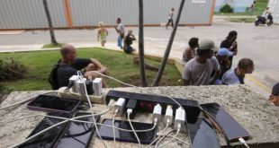 Rusia ofrece a Cuba 80.000 toneladas de diésel y equipo para sector energético, dice prensa estatal