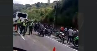 Accidente en la autopista Caracas – La Guaira deja un fallecido y un herido