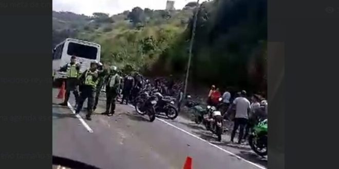 Accidente en la autopista Caracas – La Guaira deja un fallecido y un herido