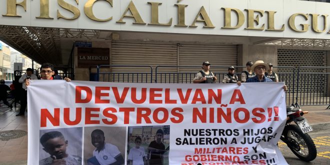 Angustia e incertidumbre: Familiares de menores desaparecidos en Guayaquil entregan datos para identificar cuerpos calcinados