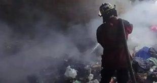 Bomberos hallaron a una persona calcinada tras incendio en un vertedero de basura en Caracas