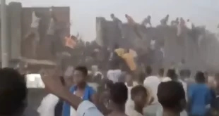 Decenas de muertos y heridos tras una batalla campal entre los aficionados de dos clubes de fútbol en Guinea