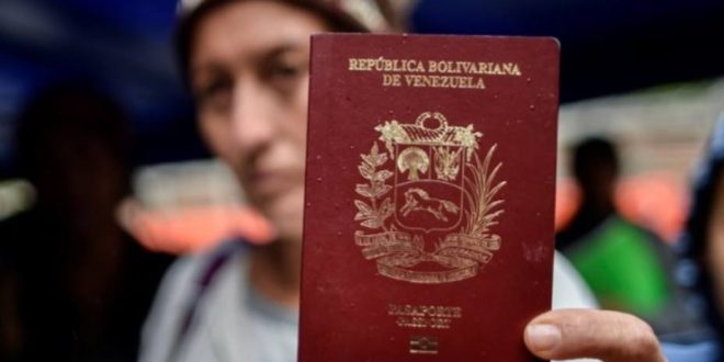 Panamá: Bancos podrán aceptar pasaportes vencidos de venezolanos para trámites