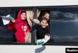 Los sirios hacen un gesto desde un autobús mientras se dirigen a Siria, después de que los rebeldes sirios anunciaran que han derrocado al presidente Bashar al-Assad, en Majdal Anjar en Bekaa, Líbano, el 8 de diciembre de 2024.