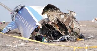 Revelaron el último diálogo entre el piloto y la torre de control antes de la tragedia en Kazajistán