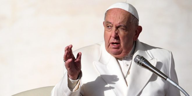 El papa Francisco criticó el plan de Donald Trump sobre inmigración: “Si es cierto, será una vergüenza”