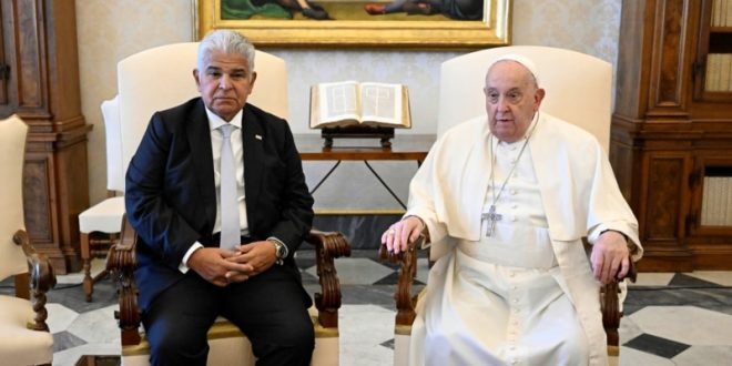 El papa Francisco recibió en El Vaticano a los jefes de Estado de Panamá y Haití