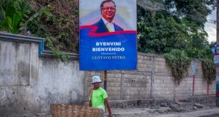 Presidente de Colombia visita el sur de Haití en medio de un repunte en la violencia de pandillas