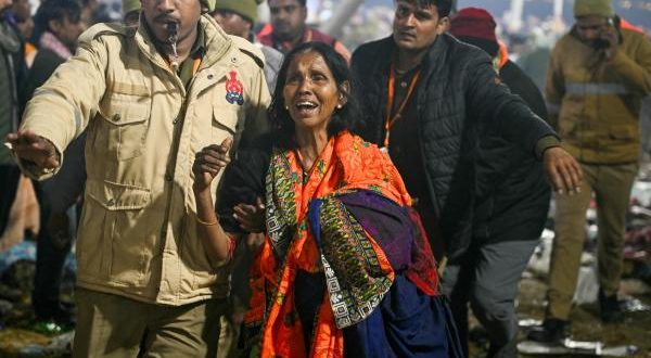 Una estampida durante el masivo festival religioso Maha Kumbh en India dejó al menos 15 muertos