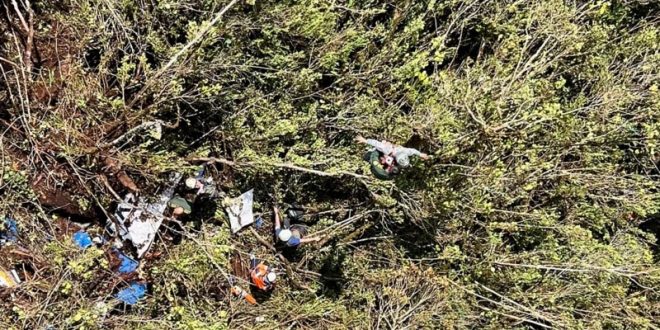 no hallan sobrevivientes en accidente de avioneta con 10 ocupantes