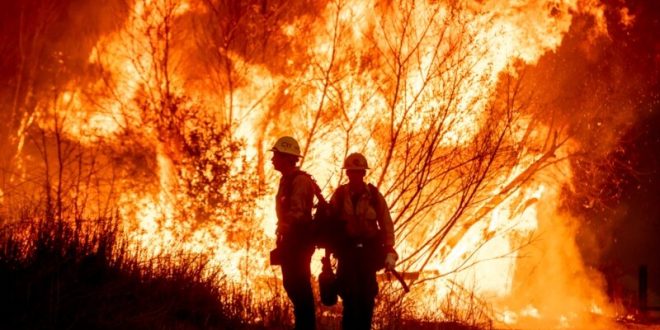 ¿Qué causó los letales incendios en California? Investigadores estudian varias posibilidades