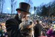 En Pensilvania, la marmota Phil pronostica más invierno para EEUU y nuevamente reúne a miles durante la festividad