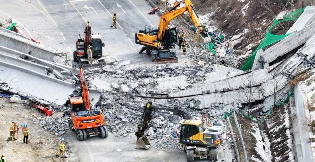 Four dead and six injured in the collapse of a bridge under construction in South Korea