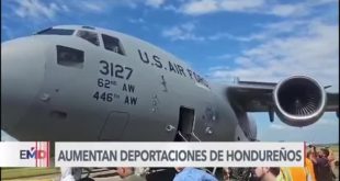 Honduras recibe primer vuelo militar estadounidense con deportados