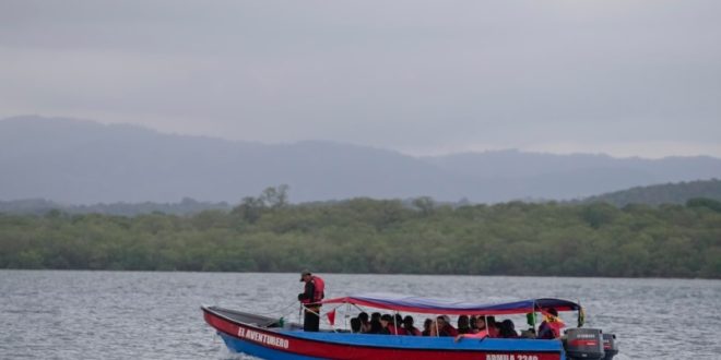 Panamá busca regularizar flujo migratorio de retorno por mar para evitar a redes criminales