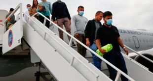 Perú recibe un primer vuelo con 34 de sus ciudadanos deportados desde Estados Unidos