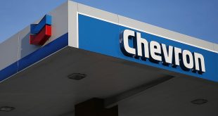 Reuters: oil rises almost 1% after Trump's cancellation to Chevron license to operate Venezuela