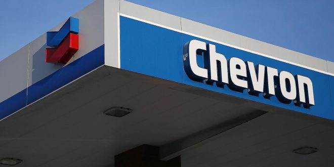 Reuters: oil rises almost 1% after Trump's cancellation to Chevron license to operate Venezuela