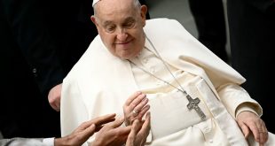 Pope Francis suffers a "sudden" respiratory worsening: "It caused him vomiting and underwent non -invasive mechanical ventilation"