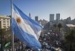 Índice de riesgo país de Argentina cayó a su nivel más bajo en tres años