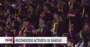 Activista se gradúa en la misma universidad que lo expulsó 60 años antes