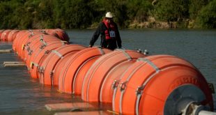 El futuro de la barrera flotante instalada en el rio grande se definirá en un tribunal de apelaciones en Nueva Orleans