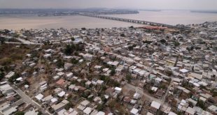 Seis personas asesinadas y cinco heridas en un ataque armado en peligrosa ciudad de Ecuador