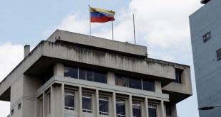 ¿Cómo impacta a los venezolanos el cierre de sus consulados en Ecuador?