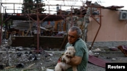 En Fotos | Bombas guiadas de Rusia alcanzaron una zona residencial en Járkov, Ucrania