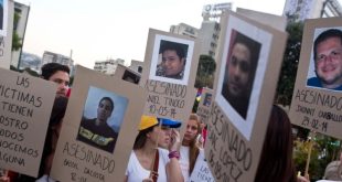 En un tribunal argentino, venezolanos testifican sobre presuntos crímenes de lesa humanidad bajo el presidente Maduro