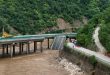 11 muertos y docenas de desaparecidos tras derrumbe de un puente por inundaciones y tormentas