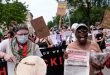 Milwaukee: Cientos de activistas protestan en parque frente a Convención Nacional Republicana