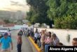 Votantes venezolanos hacen fila en el centro de votación colegio Madre Matilde, en el este de Caracas, para participar en la elección presidencial del 28 de julio de 2024.