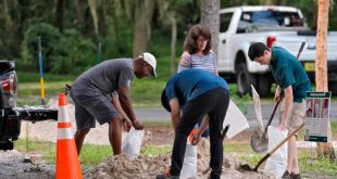 La Florida se prepara para inundaciones ante posible paso de una tormenta tropical