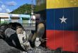 Negociaciones públicas y por "canales discretos" podrían destrabar crisis crisis política en Venezuela: analistas