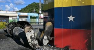 Negociaciones públicas y por "canales discretos" podrían destrabar crisis crisis política en Venezuela: analistas