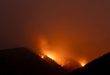 Incendio forestal al este de Los Ángeles amenaza 35.000 casas y edificios