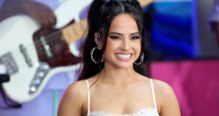 Becky G se afianza en la música regional mexicana con “Encuentros”